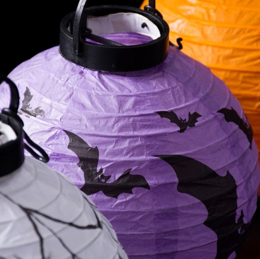 Svietiaca LED baterka na Halloweena