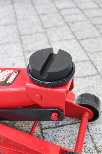 Guma na zdvihák, 95mm gumová podložka s drážkou