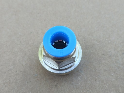 Priamy zásuvný pneumatický konektor fi 6mm závit 1/4
