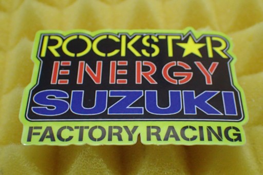 NÁLEPKA SUZUKI ROCKSTAR ENERGY NÁLEPKA 6,5 x 4,5 cm