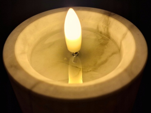 Dekoratívna sviečka na batérie 10 cm, farba Grey Marble, LED až 30 dní