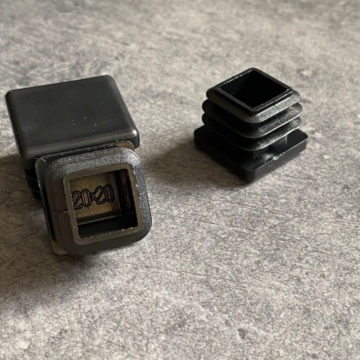 4 X Štvorcová zástrčka 20X20mm