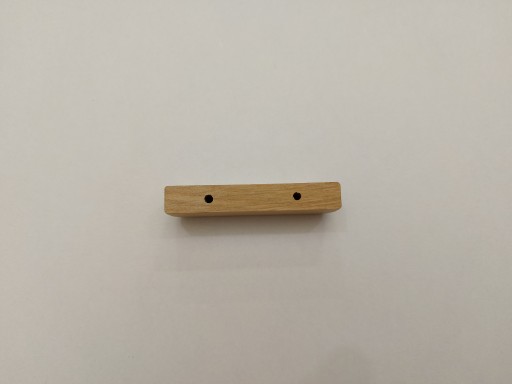 Drevená nábytková úchytka, dĺžka 64 mm