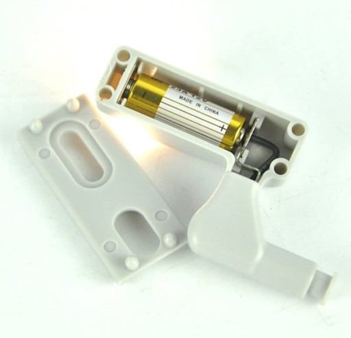 Lampa do šatníka, NÁBYTKOVÁ skriňa VÝPREDAJ, dvierka LED, 1 ks, na batérie