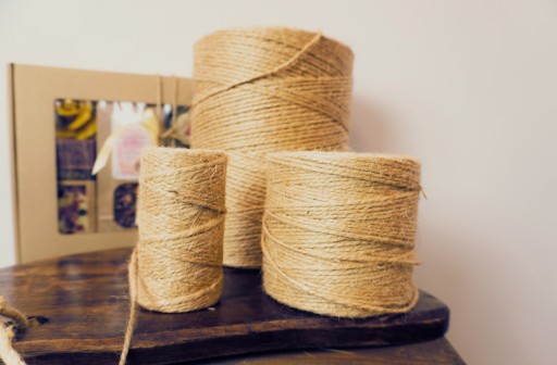 JUTOVÁ STRUNKA 2mm 250m, PRÍRODNÁ DEKORATÍVA NA BALENIE MACRAME 500g