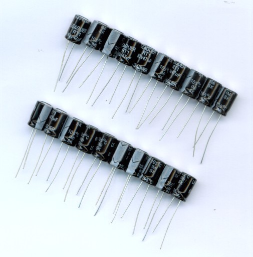 47uF 63V 47 µF 63V (20KS) ELEKTROLYTICKÝ KONDENZÁTOR