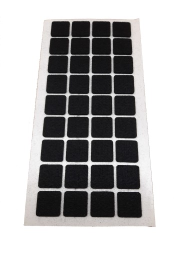 PLSTENÉ PODLOŽKY PRE ČIERNY NÁBYTOK 20X20 PREMIUM