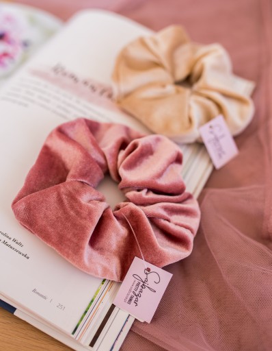Gumička do vlasov Scrunchies, gumička, zamat, ružový zamat
