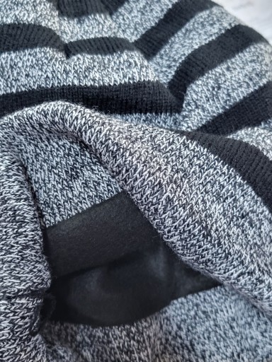 IZOLOVANÁ FLEECE podšitá zimná čiapka, pruhovaná, univerzálna veľkosť URG-503