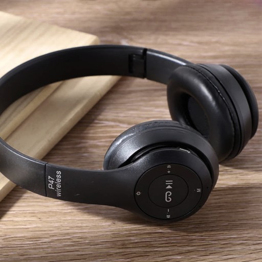 BEZDRÔTOVÉ SLÚCHADLÁ BLUETOOTH NA UCHY MP3 P47 ŠPORTOVÉ HERNÉ SLÚCHADLÁ ČIERNA