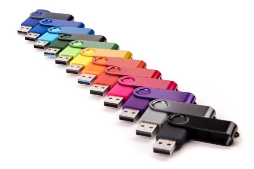 Pendrive TWISTER 16 GB usb 3.0 s darčekom na gravírovanie