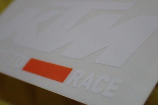 NÁLEPKA KTM LOGO NÁLEPKA 8,3 x 3,5 cm