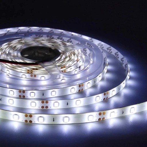 300 LED PÁS, biely LED PÁS S NAPÁJOM ZZ