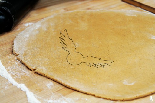 Formička na vykrajovanie fondánových sušienok vtáčie krídelká Angel Snitch 1 11cm