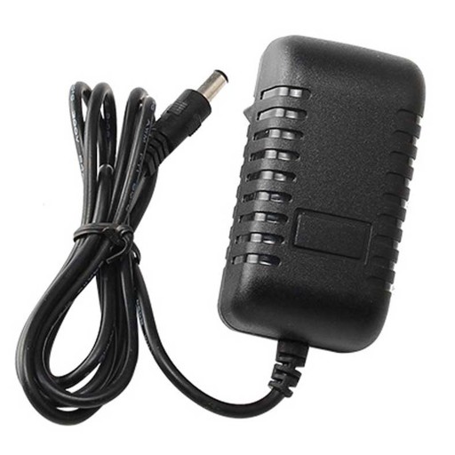 NAPÁJANIE 12V 2A DC ZÁSTRČKA 5,5 x 2,1MM ZÁSTRČKA
