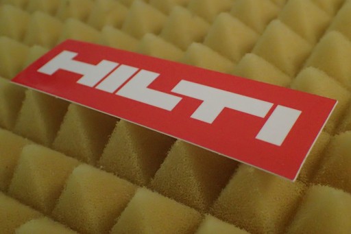 NÁLEPKA HILTI NÁLEPKA 10,5 x 3 cm