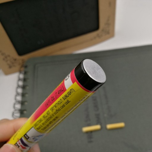 MARKER Pastelkový popisovač na škrabance v laku auta