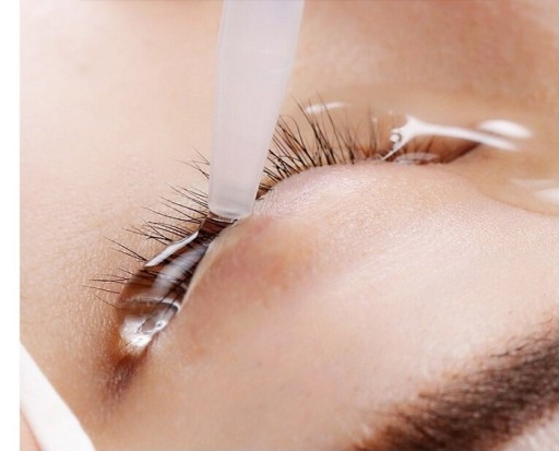 FĽAŠOVÝ NÁDOBNÝ ROZPRAŠOVAČ NA UMÝVANIE OČNÝCH RIAS 250 ml Prima Derma