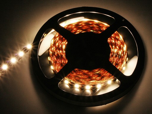 LED pásik 5M, teplá biela, 300 diód, 12V 72W