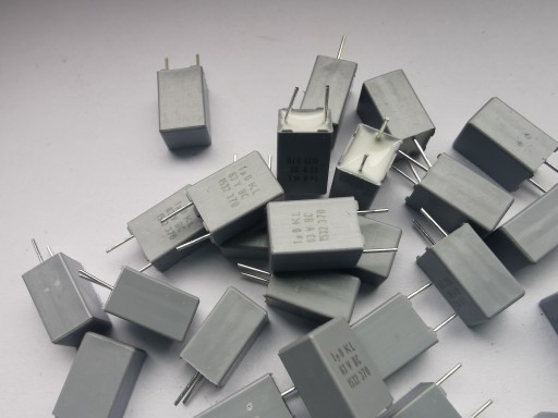 Fóliový kondenzátor Vishay MKT370 1uF/63V