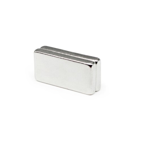 NEODYMOVÝ MAGNET 20x10x5 mm TANIER SILNÝ