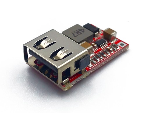 Znižovací menič 6-24V, výstup 5V USB 3A