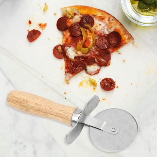okrúhly nôž na pizzu okrúhly na REZANIE PIZZY DREVENÁ RÚČKA