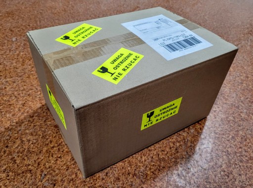 NEVHAZUJTE NÁLEPOVÉ ETIKETY 700ks YELLOW FLUO