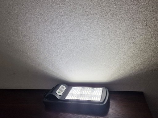 SOLÁRNA LAMPA SENZOR POHYBU DIAĽKOVÉ OVLÁDANIE IP65 120 LED 3 REŽIMY SVETLA VÝKONNÝ