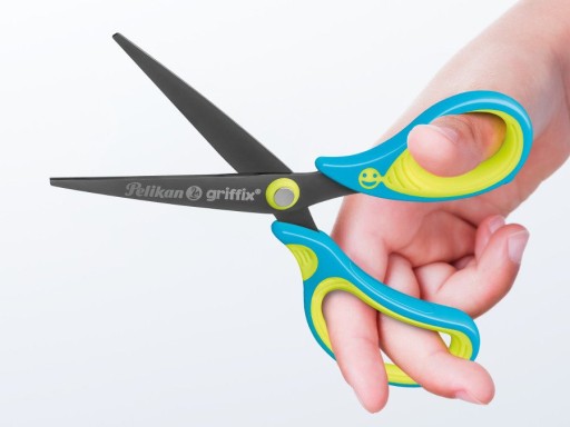Titánové školské nožnice 14,5cm, ergonomické pre pravákov Pelikan