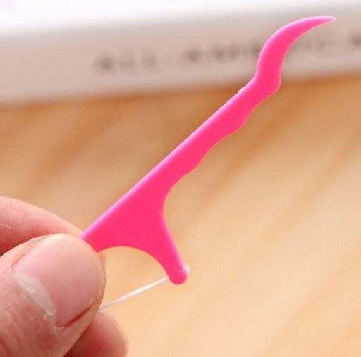 Špáradlá s dentálnou niťou na zubnú niť 24 ks