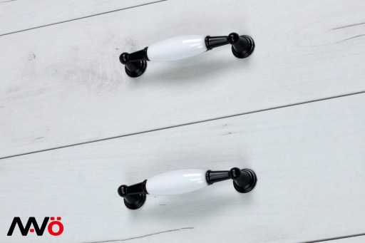 RETRO NÁBYTKOVÁ ÚCHYTKA PORCELÁN KUCHYŇSKÁ SKRIŇOVÁ ÚCHYTKA ZÁSUVKY 96MM