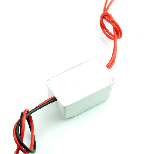 230V na 5V 700mA AC-DC menič v kryte