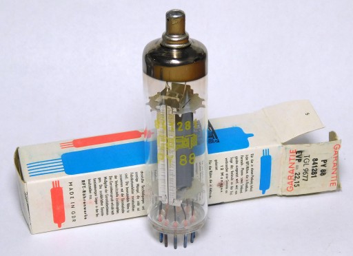 PY88 RFT NOS NIB lampa