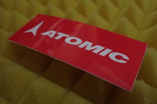 NÁLEPKA ATOMIC STICKER 7,6 x 3 cm
