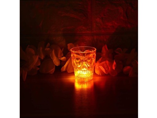 Pohár so svietiacou LED halloweenskou lebkou