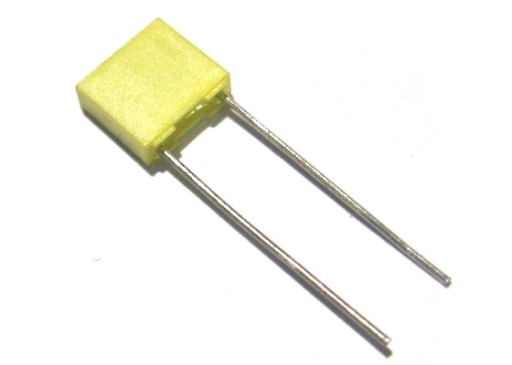 MKT kondenzátor 8,2nF/100V 5% r=5mm 10ks