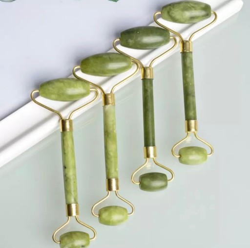 Jade Roller Facial Massager ZDARMA