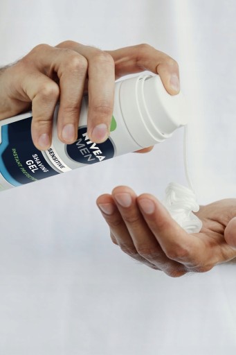 NIVEA MEN Sensitive upokojujúci gél na holenie 200 ml