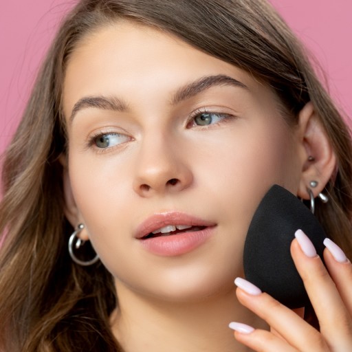 MAKE UP SPONGE mixér čierna SOFT okrúhla MAKE UP hubka