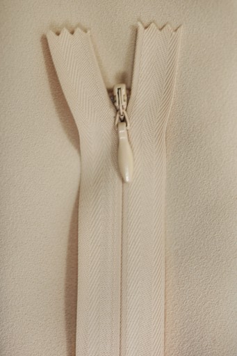 Vnútorný tkaný zips C3 25 cm Nude