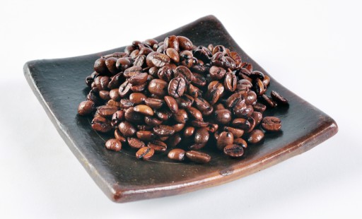 HORÚCE MALINY Ochutená káva 100g VÝBORNÁ