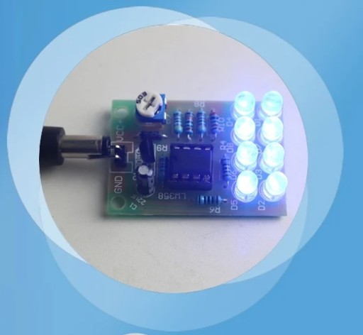 Blikanie 8 LED diód, nastaviteľné, učenie sa spájkovať
