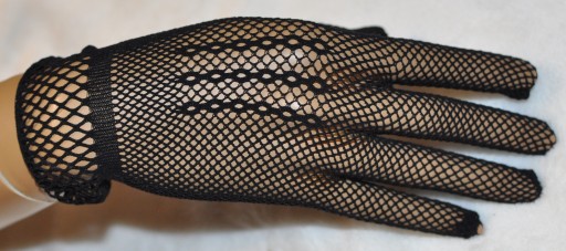 čierne gotické sieťované rukavice 22 cm