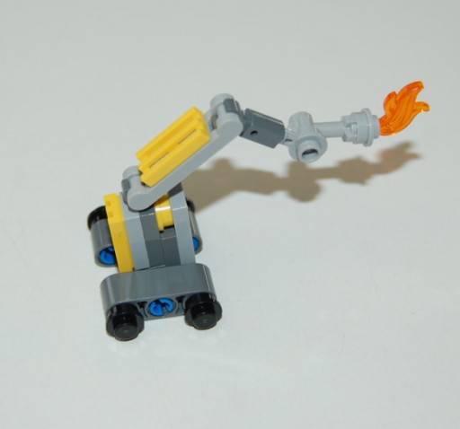 LEGO SUPER HEROES IRON MAN ROBOT DUMB (10g) v2