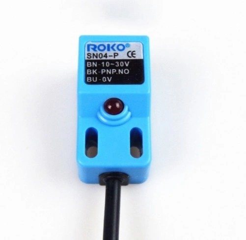 Obdĺžnikový indukčný snímač priblíženia NPN NO 10-30 VDC ROKO SN04-N
