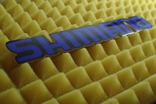 NÁLEPKA SHIMANO NÁLEPKA 18,9 x 3 cm