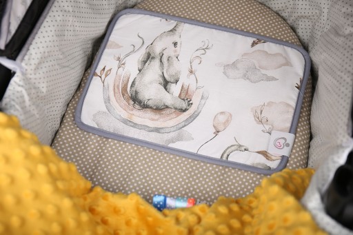 UNIVERZÁLNY PROTISEDACÍ VANKÚŠEK DO KOČÍKU BABYMAM A GONDOLOVÉ SEDADLO