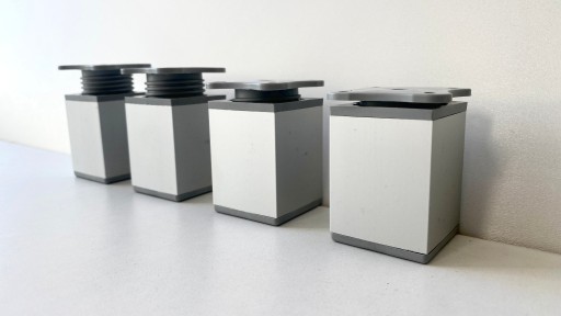 Nábytkové nohy štvorcové V-6 cm strieborné 4x