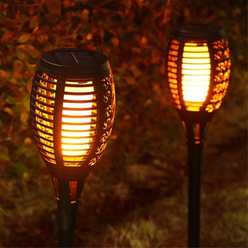 ZÁHRADNÁ LAMPA SOLARNÁ FARÁĽKA AKO PLAMEŇ A OHEŇ